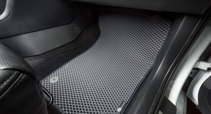 Коврики Audi Q5 I 2008-2015г основа черная кант черный EVA