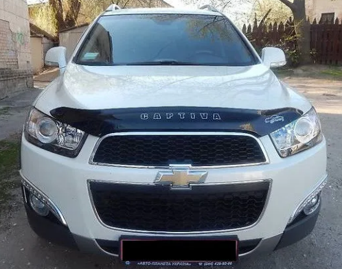 Дефлектор капота (мухобойка) Chevrolet Captiva с 2011 г.в. (Шевролет Каптива) Вип Тюнинг